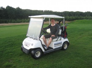 golf At have en golf-buggy til at trække "baggen" er ikke dårligt